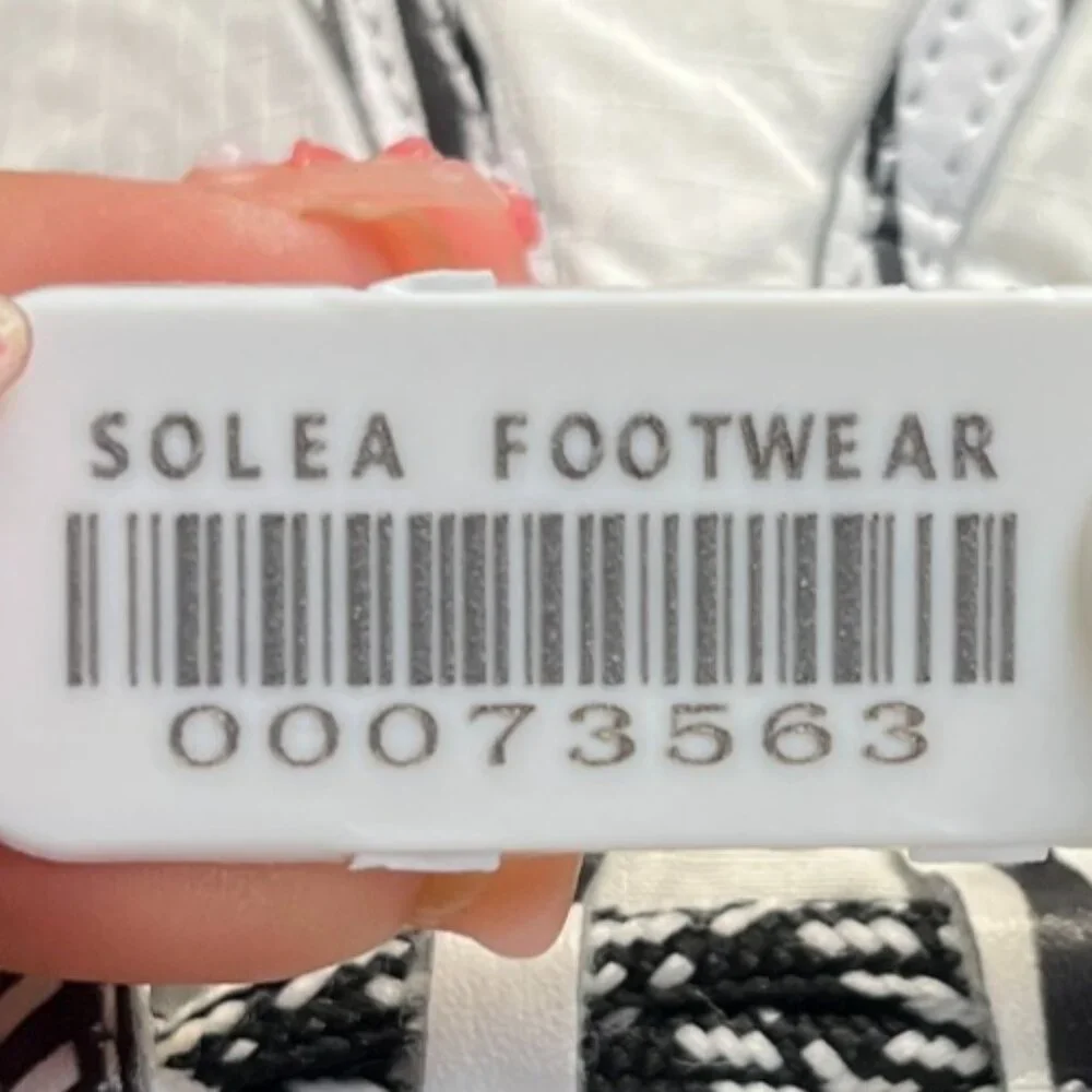 Nike complete may scuff